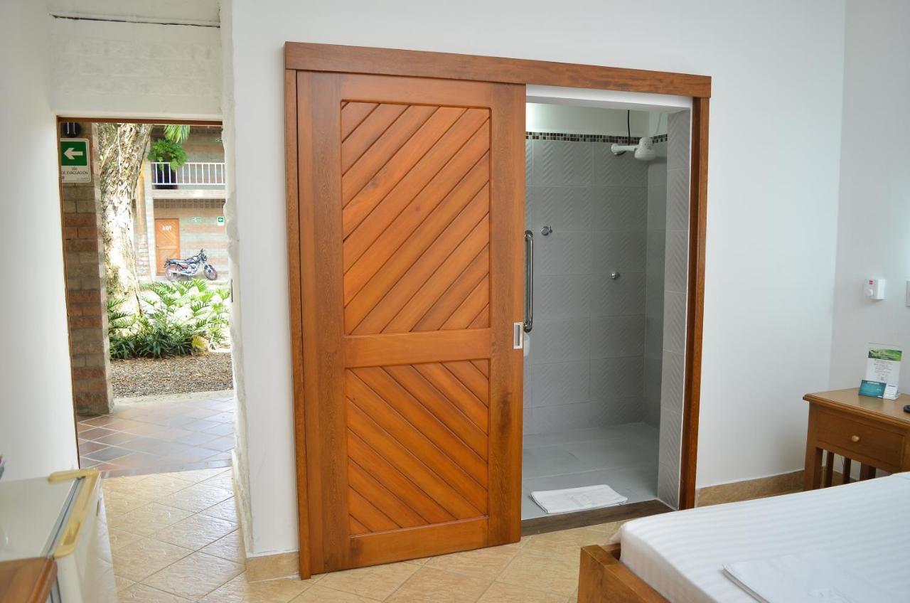 Caucasia Hosteria Horizontes מראה חיצוני תמונה