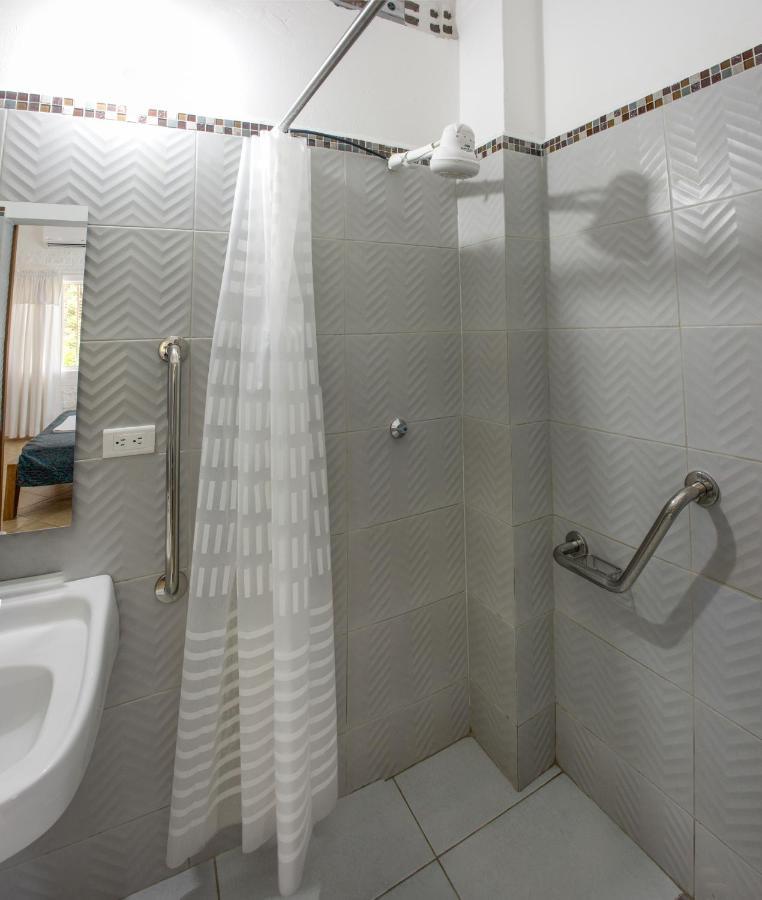 Caucasia Hosteria Horizontes מראה חיצוני תמונה